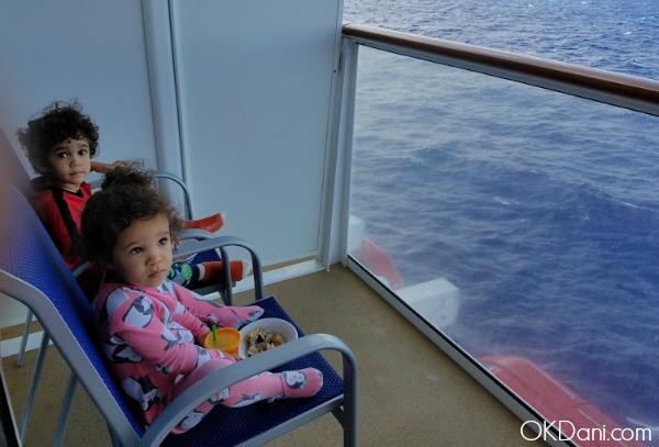 kids on cruise ship balcony