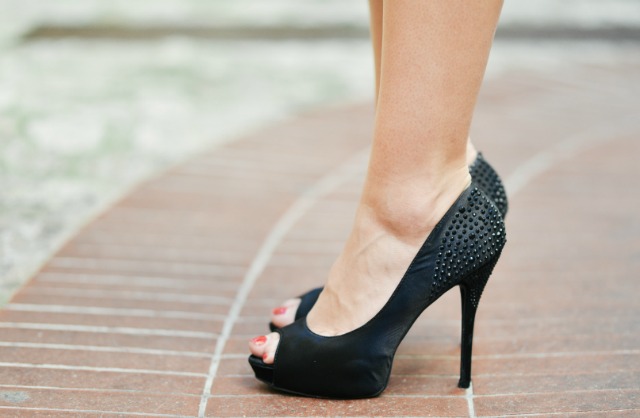 woman-feet